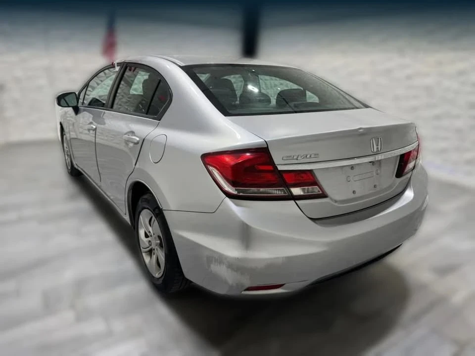 2015 Honda Civic 9th Gen - Image 4 of 10