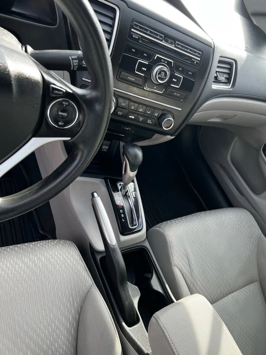 2015 Honda Civic 9th Gen - Image 10 of 17
