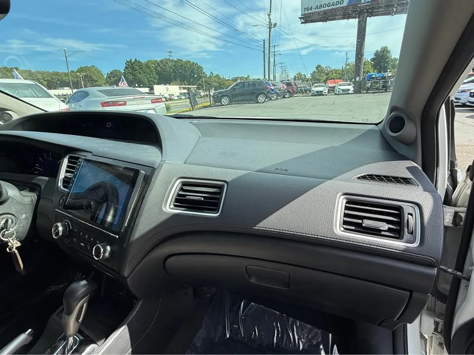 2015 Honda Civic 9th Gen - Image 8 of 15