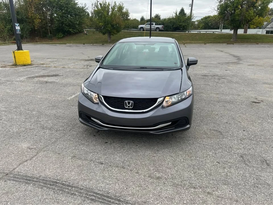 2015 Honda Civic 9th Gen - Image 2 of 7