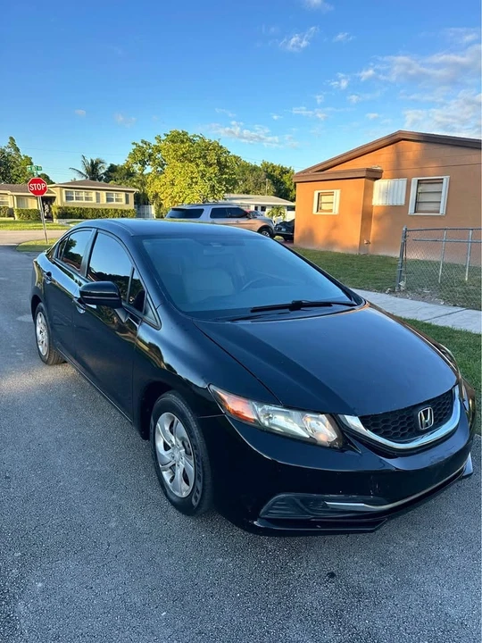 2015 Honda Civic 9th Gen - Image 2 of 11