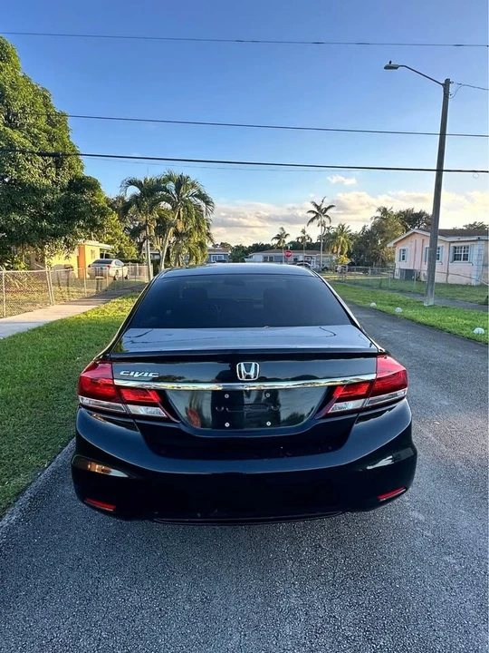 2015 Honda Civic 9th Gen - Image 6 of 11