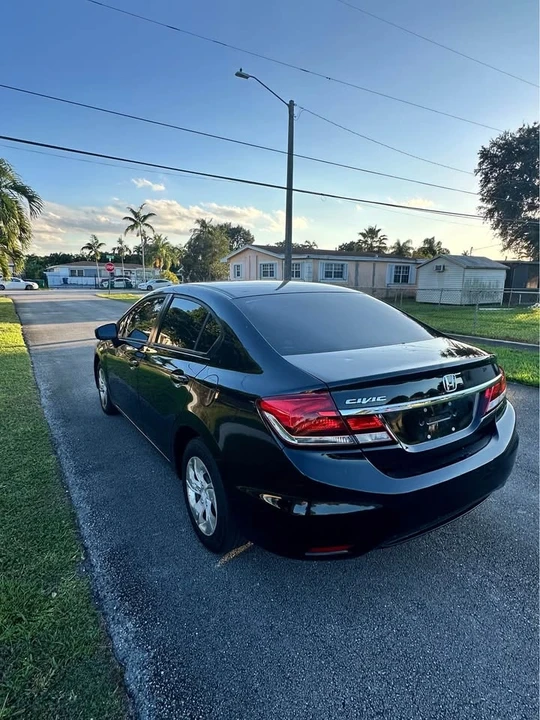 2015 Honda Civic 9th Gen - Image 5 of 11