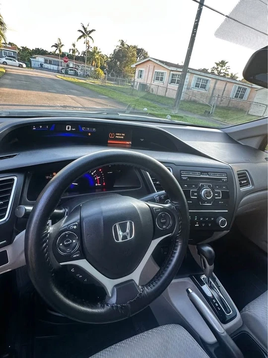 2015 Honda Civic 9th Gen - Image 10 of 11