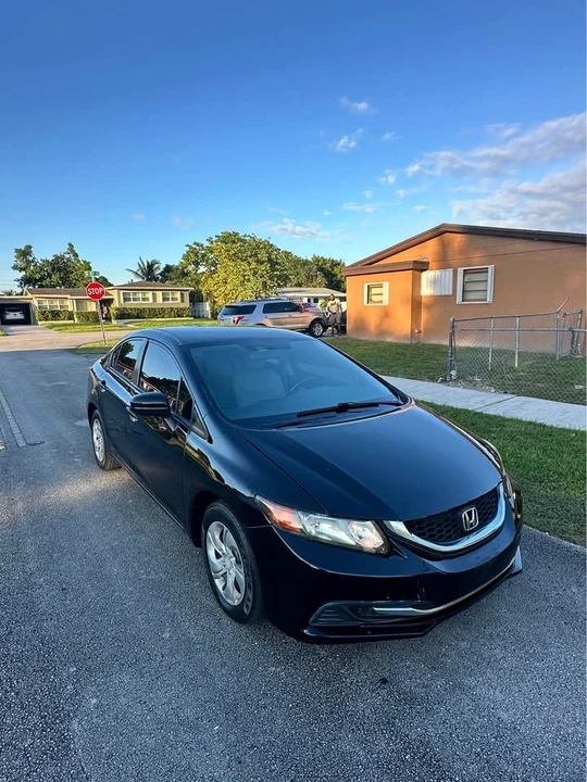 2015 Honda Civic 9th Gen - Image 3 of 11