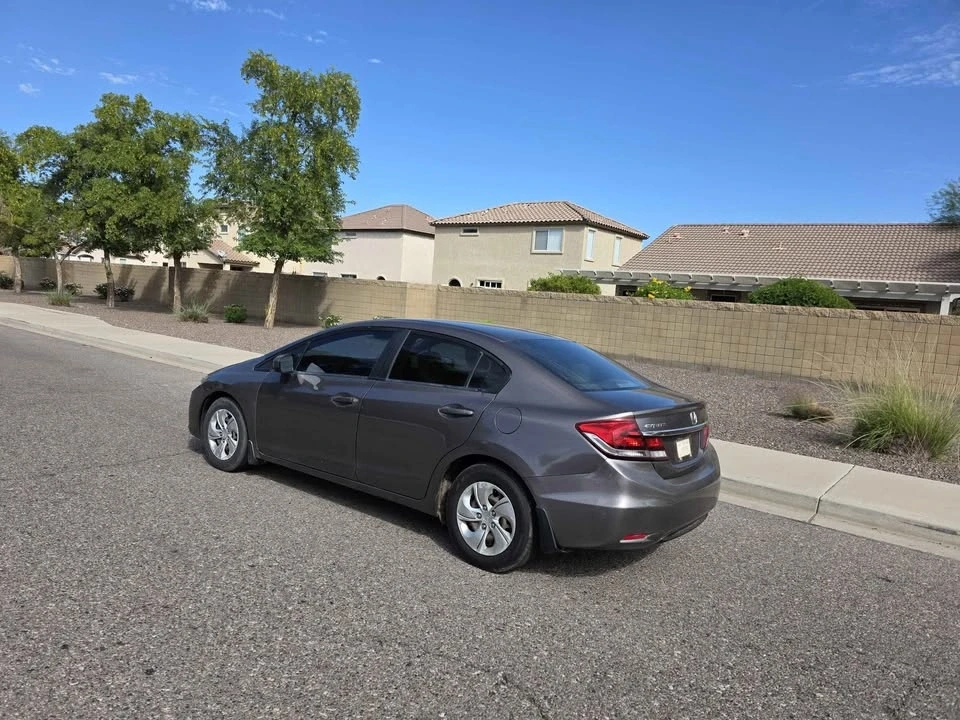2015 Honda Civic 9th Gen - Image 2 of 4