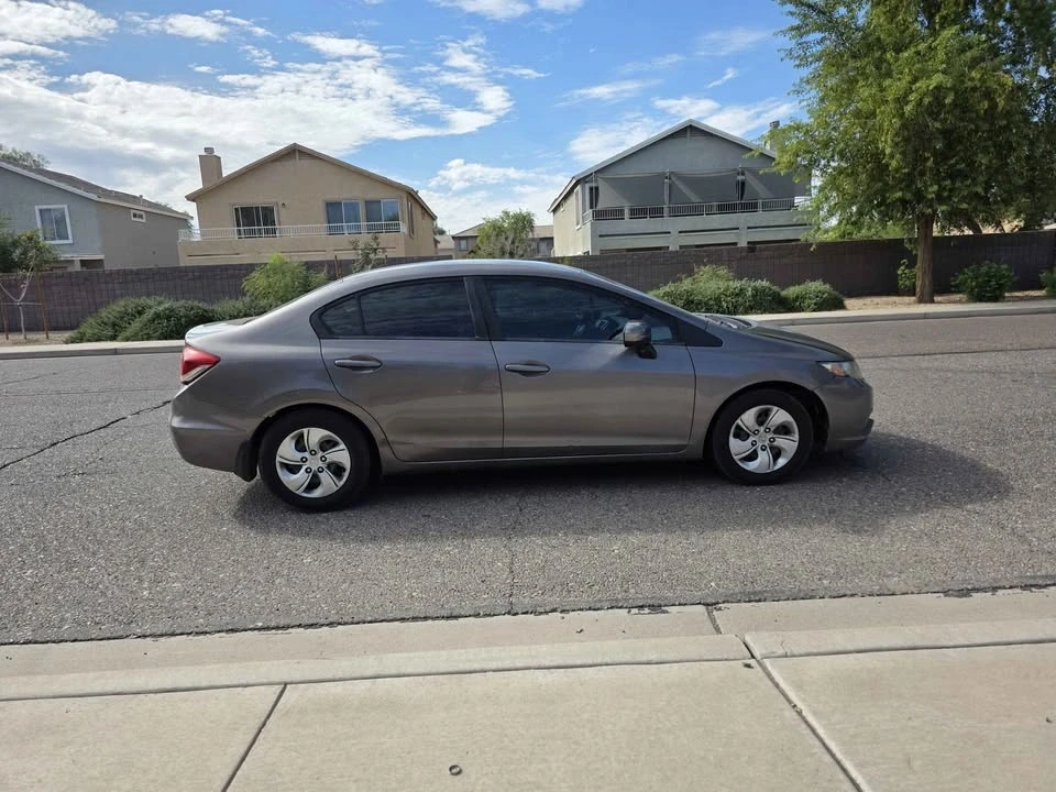 2015 Honda Civic 9th Gen - Image 3 of 4