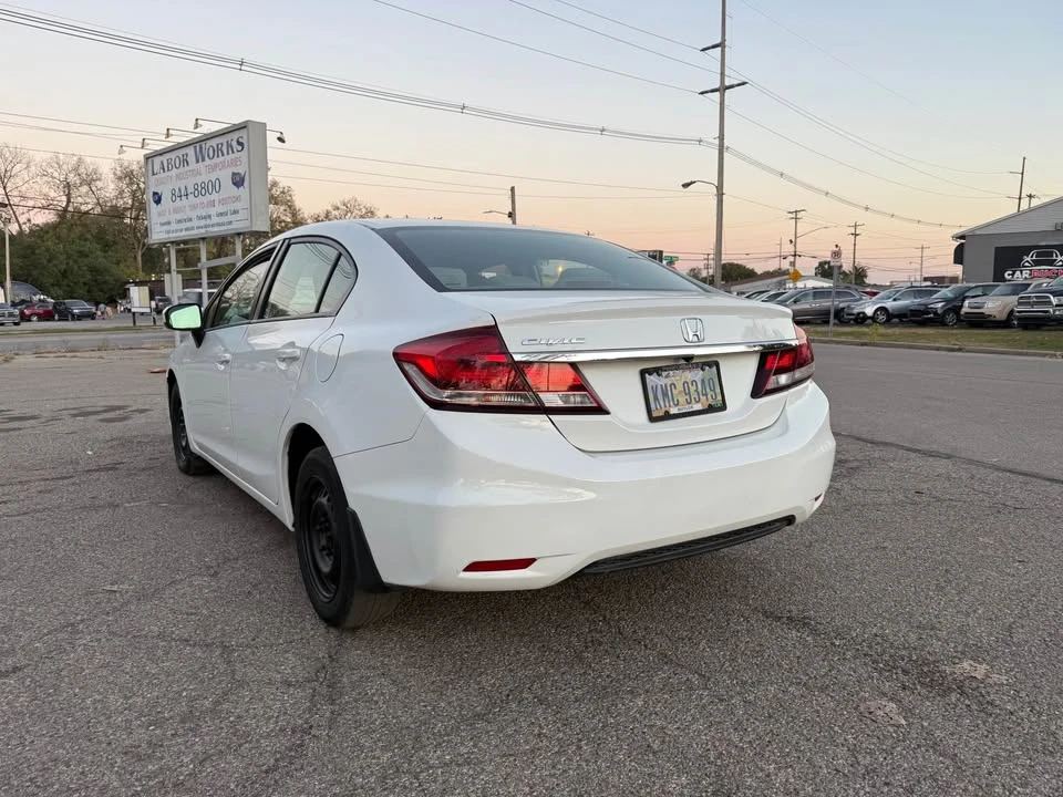 2015 Honda Civic 9th Gen - Image 2 of 7