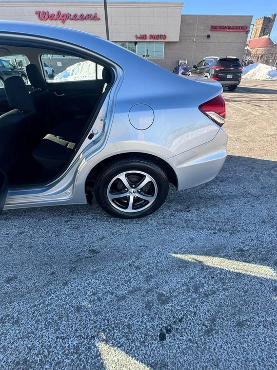 2015 Honda Civic 9th Gen - Image 2 of 16