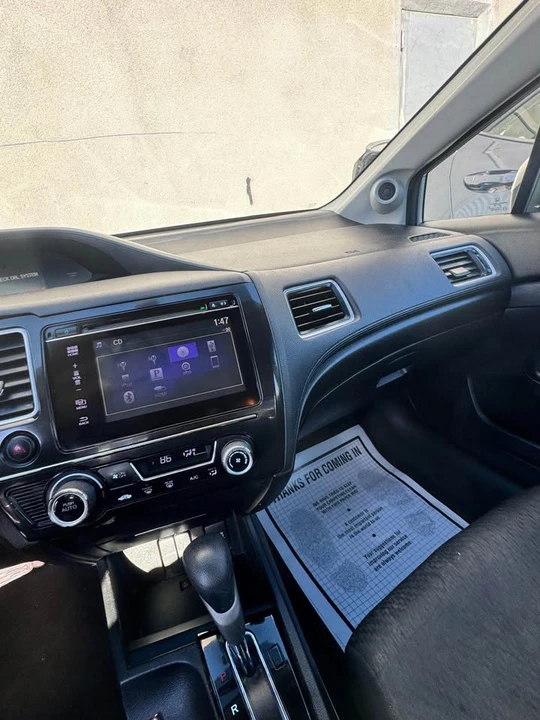 2015 Honda Civic 9th Gen - Image 10 of 16