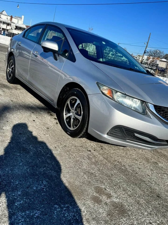 2015 Honda Civic 9th Gen - Image 13 of 16