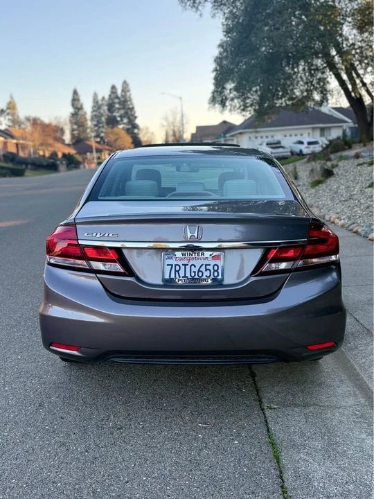 2015 Honda Civic 9th Gen - Image 5 of 16