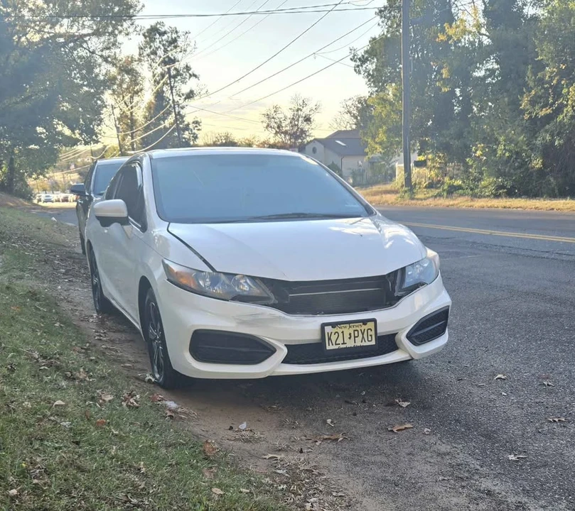 2015 Honda Civic 9th Gen - Image 2 of 8