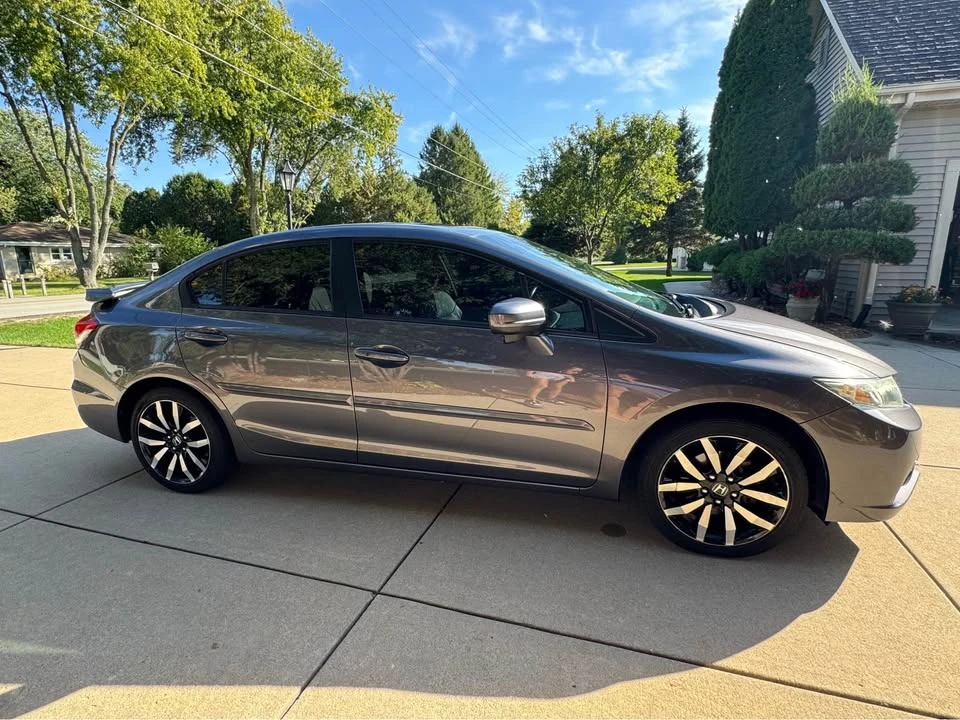 2015 Honda Civic 9th Gen - Image 8 of 14