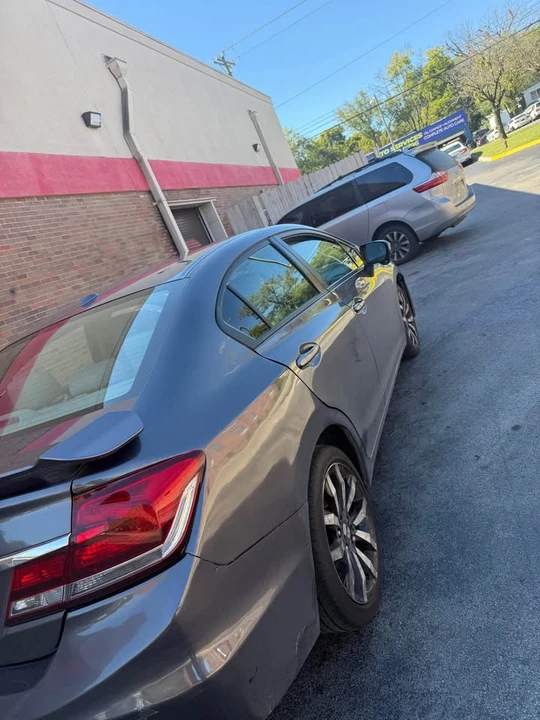 2015 Honda Civic 9th Gen - Image 3 of 13