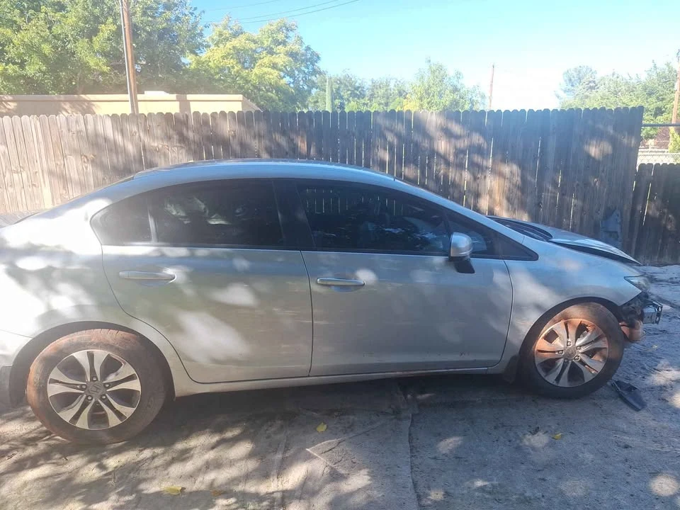 2015 Honda Civic 9th Gen - Image 3 of 4