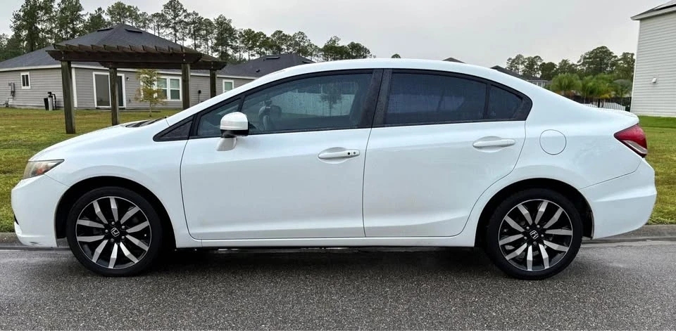 2015 Honda Civic 9th Gen - Image 2 of 14