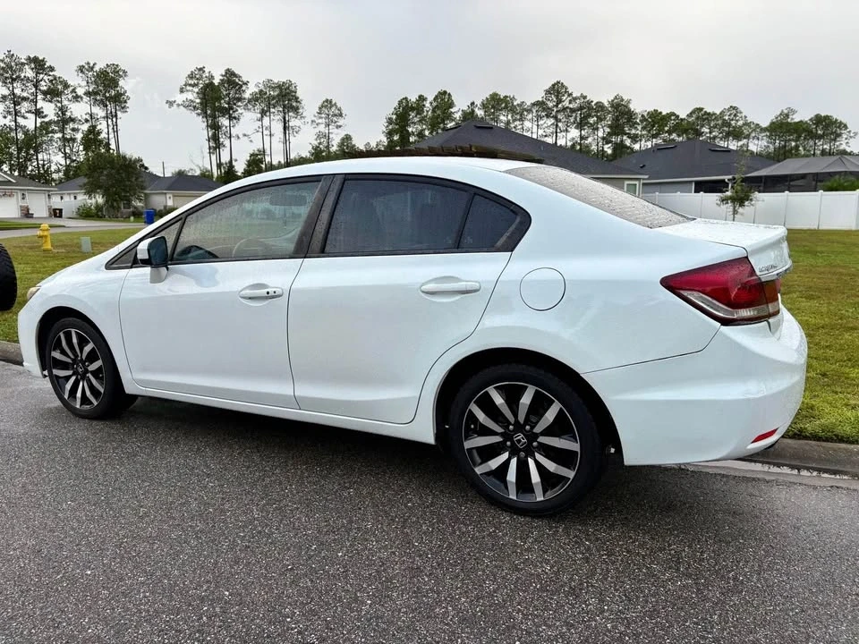 2015 Honda Civic 9th Gen - Image 6 of 14