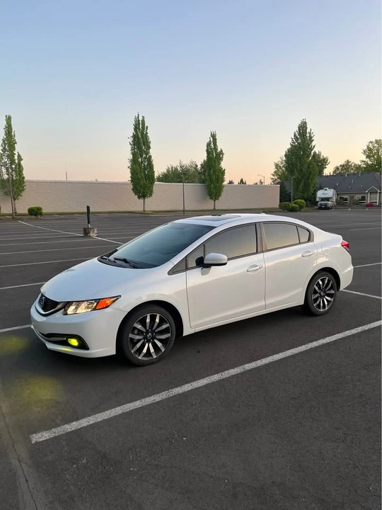2015 Honda Civic 9th Gen - Image 2 of 9