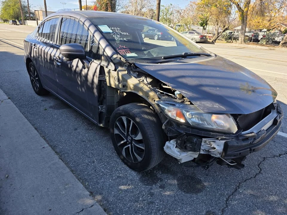 2015 Honda Civic 9th Gen - Image 3 of 16
