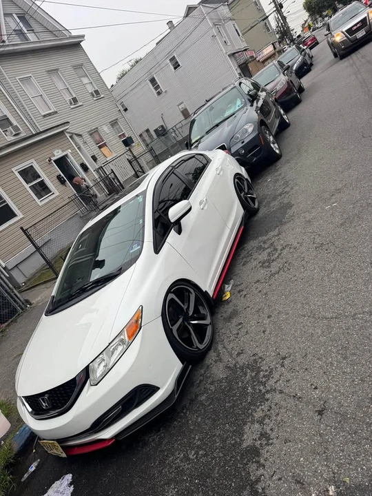 2015 Honda Civic 9th Gen - Image 4 of 4
