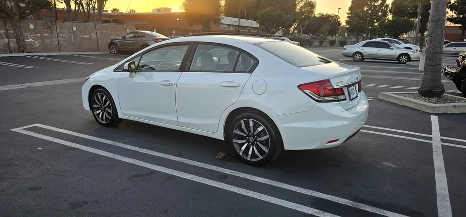 2015 Honda Civic 9th Gen - Image 4 of 11