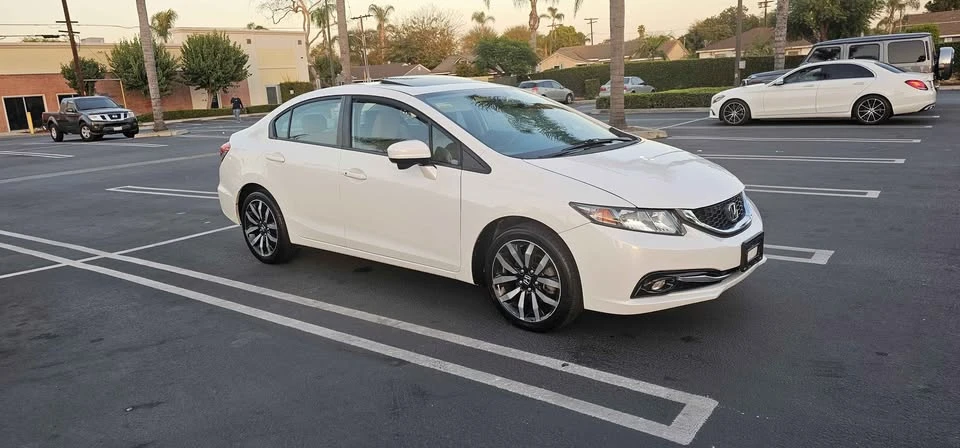 2015 Honda Civic 9th Gen - Image 3 of 11