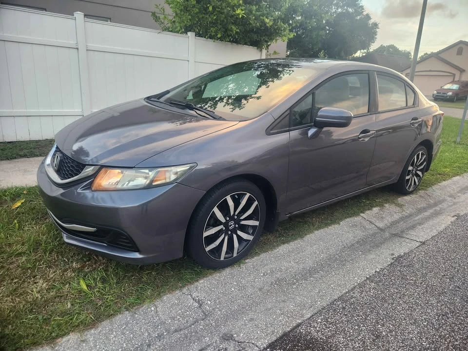 2015 Honda Civic 9th Gen - Image 3 of 16