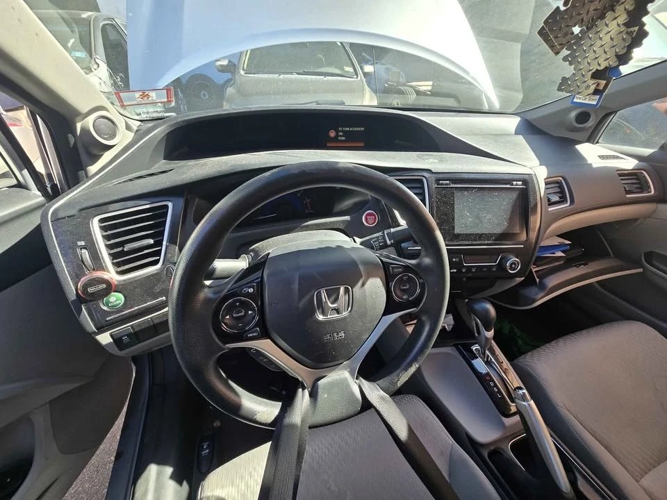 2015 Honda Civic 9th Gen - Image 13 of 19