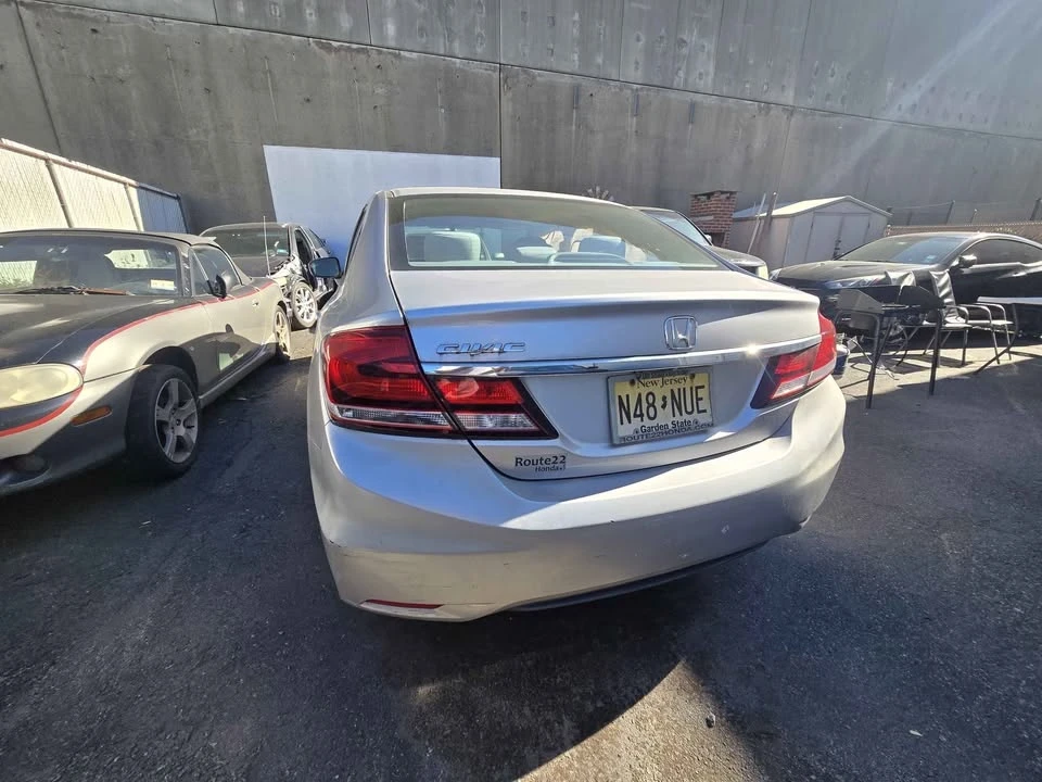 2015 Honda Civic 9th Gen - Image 3 of 19