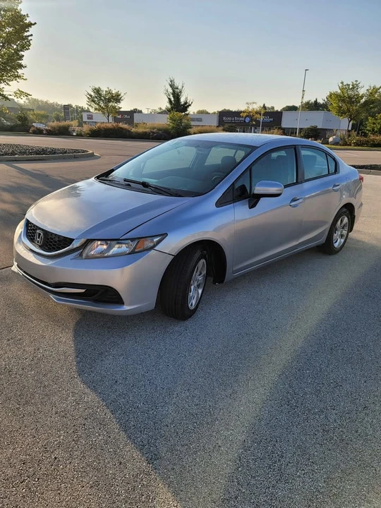 2015 Honda Civic 9th Gen - Image 2 of 11
