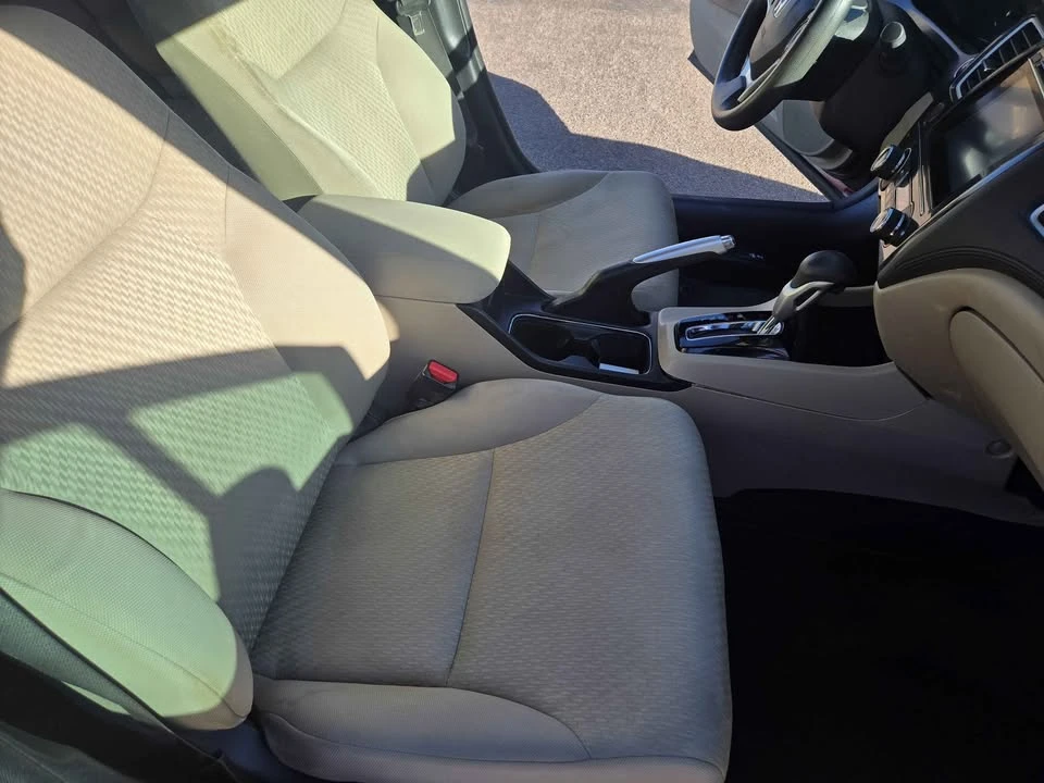 2015 Honda Civic 9th Gen - Image 10 of 17