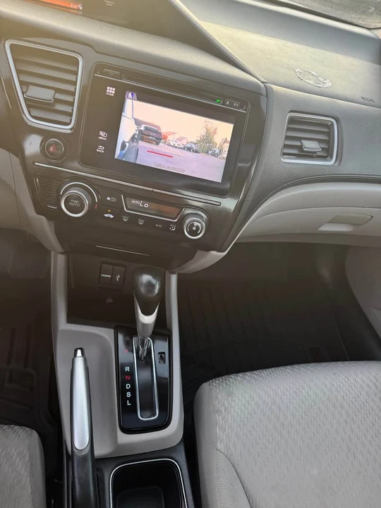 2015 Honda Civic 9th Gen - Image 10 of 15