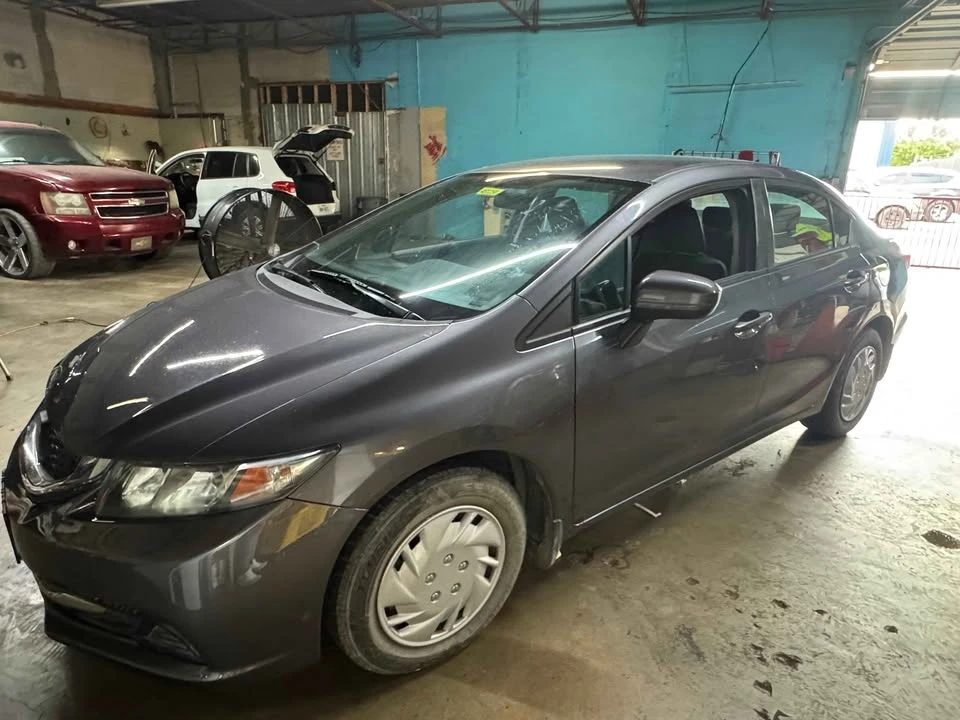 2015 Honda Civic 9th Gen - Image 3 of 6