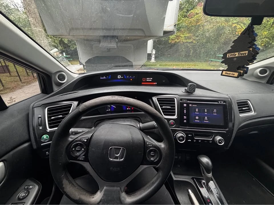 2015 Honda Civic 9th Gen - Image 3 of 10