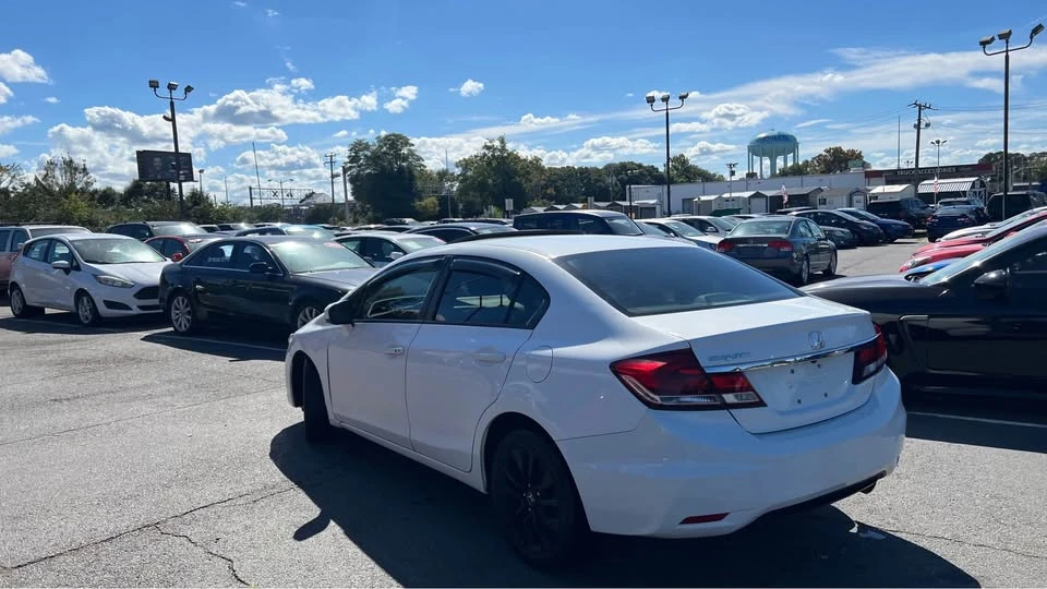 2015 Honda Civic 9th Gen - Image 14 of 18