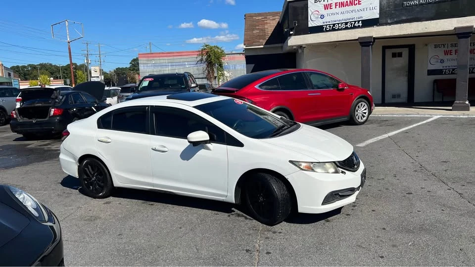 2015 Honda Civic 9th Gen - Image 6 of 18