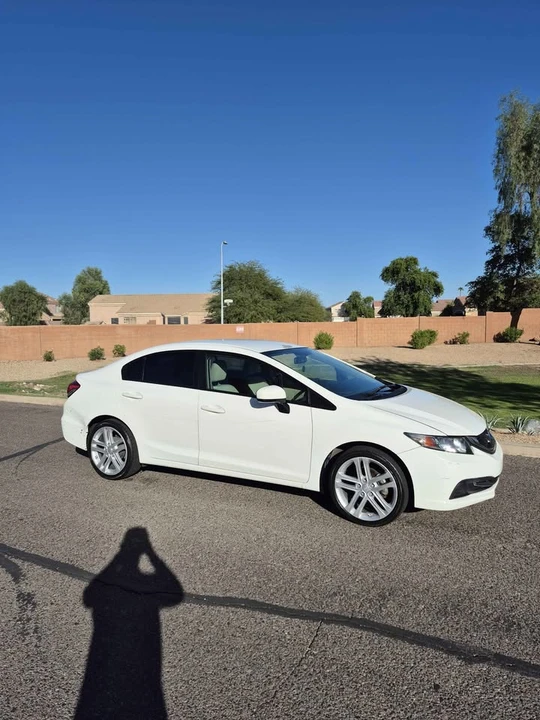 2015 Honda Civic 9th Gen - Image 2 of 16