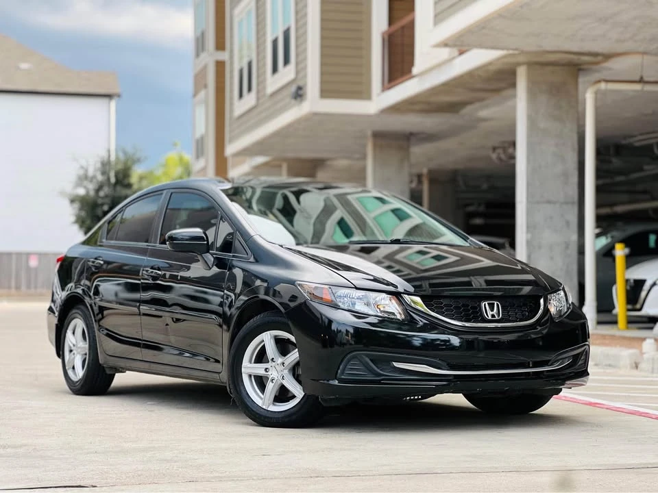 2015 Honda Civic 9th Gen - Image 3 of 11