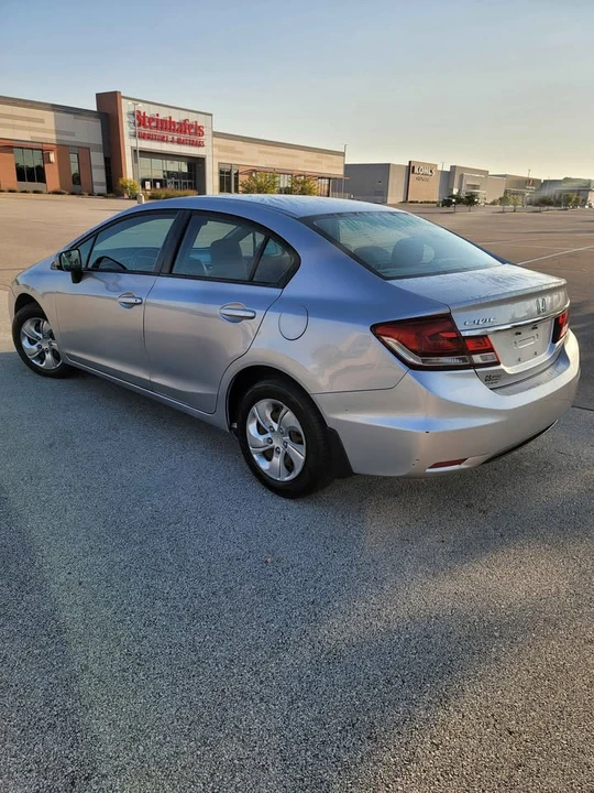 2015 Honda Civic 9th Gen - Image 3 of 11