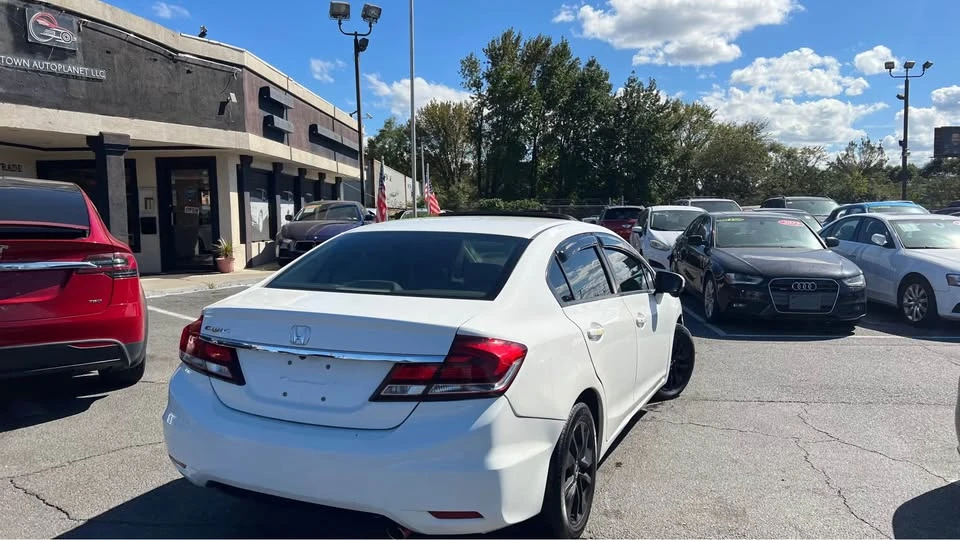 2015 Honda Civic 9th Gen - Image 8 of 18