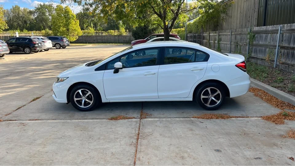 2015 Honda Civic 9th Gen - Image 3 of 15