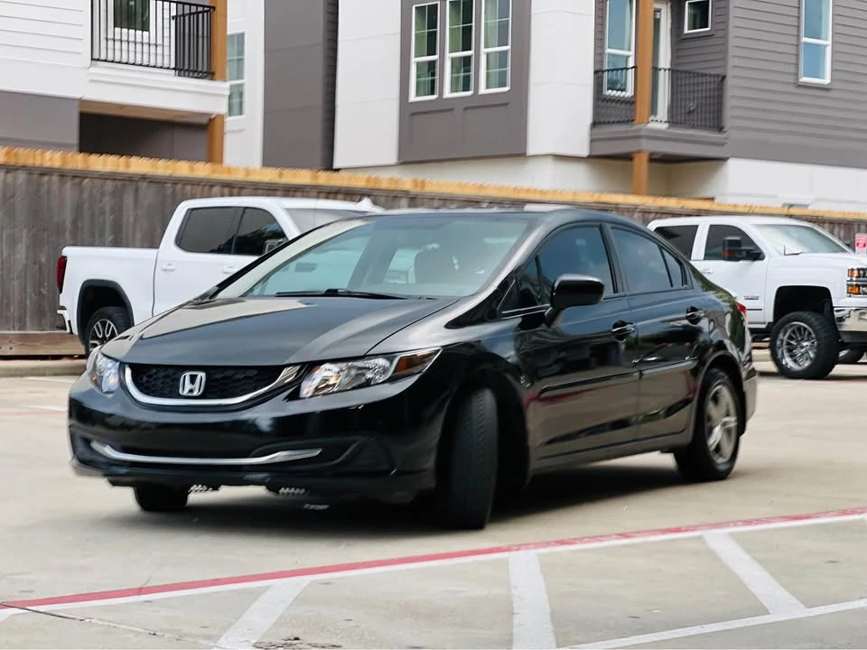 2015 Honda Civic 9th Gen - Image 2 of 11