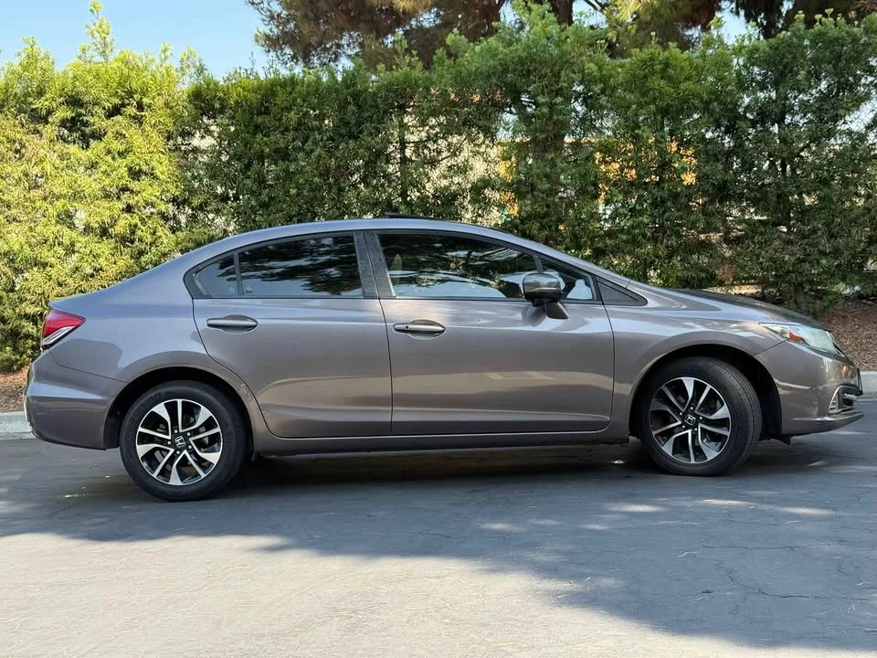 2015 Honda Civic 9th Gen - Image 5 of 17