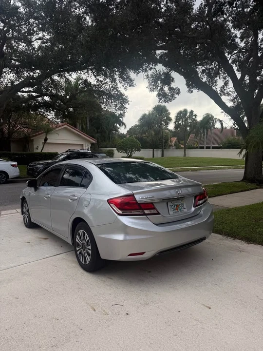 2015 Honda Civic 9th Gen - Image 2 of 5