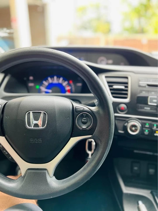 2015 Honda Civic 9th Gen - Image 9 of 11
