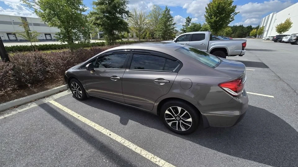 2015 Honda Civic 9th Gen - Image 2 of 5