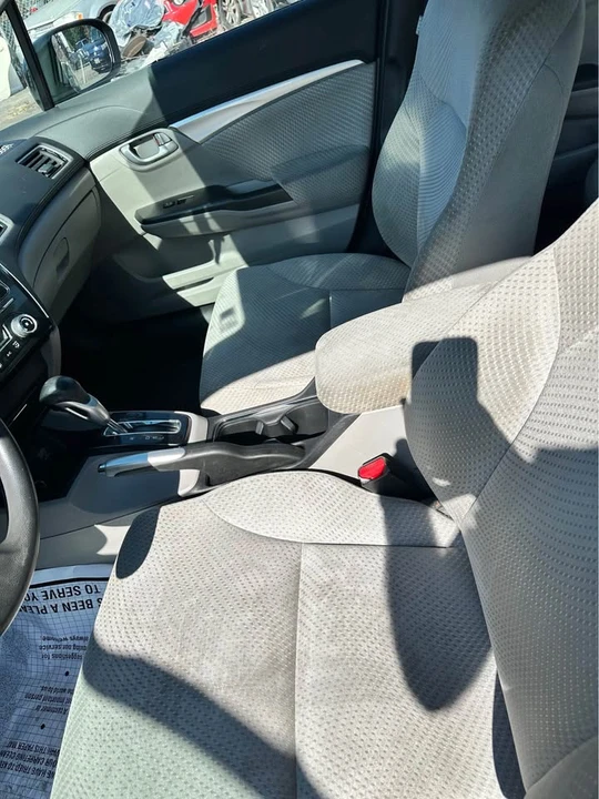 2015 Honda Civic 9th Gen - Image 11 of 13