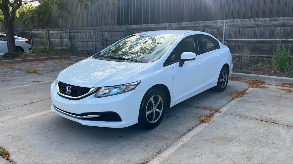 2015 Honda Civic 9th Gen - Image 2 of 15