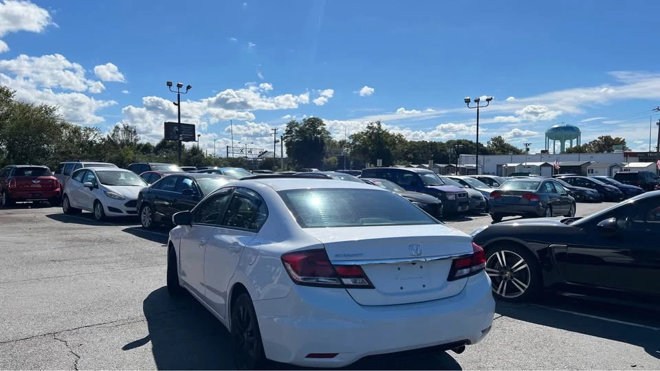 2015 Honda Civic 9th Gen - Image 9 of 18